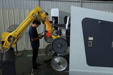 中国 自動車産業のための自動ステンレス鋼磨く装置 サプライヤー